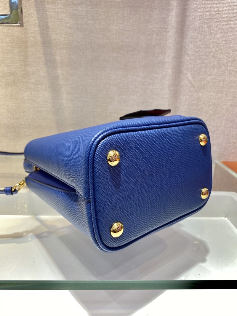 Pra*a top handle bags